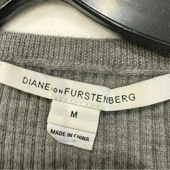 Diane Von Furstenberg women’s gray pullover sweater w/ lace overlay sz M - Picture 5 of 11